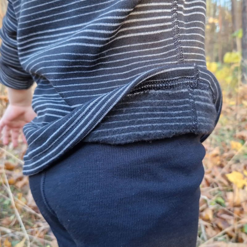 Odlo Active Warm Eco silts bērnu termoveļas komplekts. No mugurpuses tuvumā